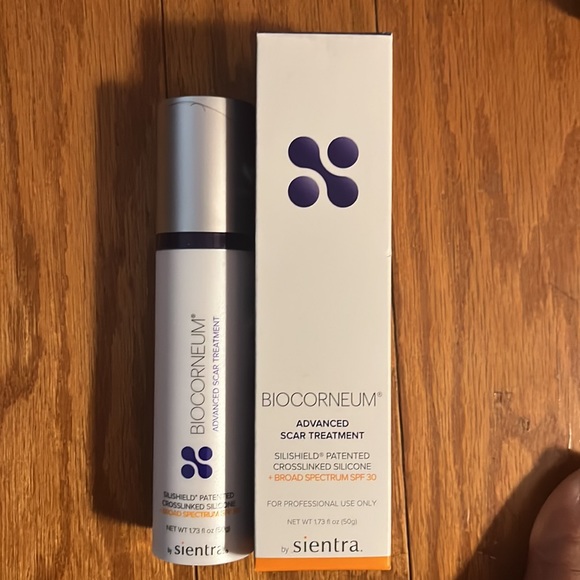 Biocorneum Skincare 5 G Biocorneum Advanced Scar Treatment Broad